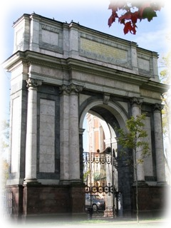 Орловские ворота в Екатерининском парке фото